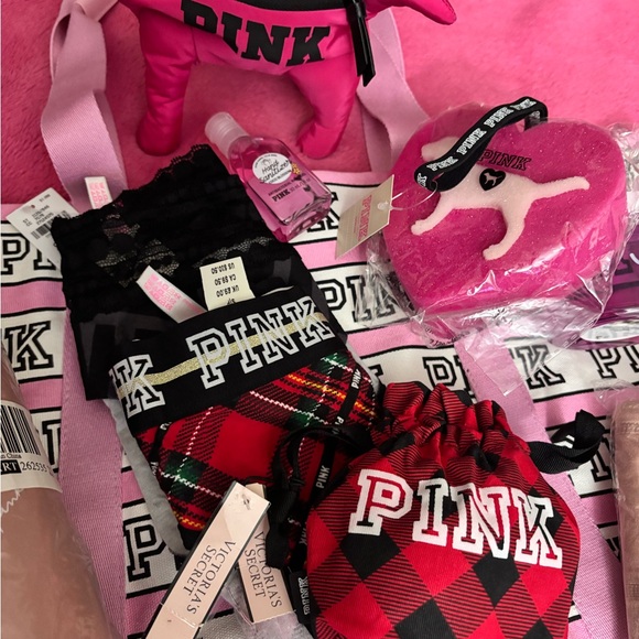 🎄🎄🎄🤶A 💕BUNDLE 🎁 Victoria’s ❤️Secret PINK👌🏼 Gifts with Bag Deal 🤶🎅 - Picture 11 of 16